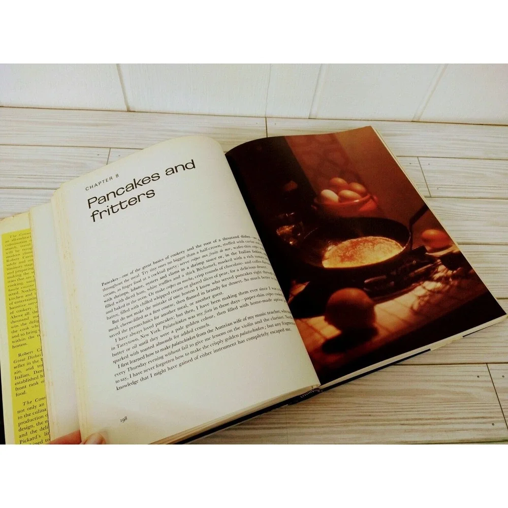 The‎ Connoisseur's Cookbook 1965 1st Edition HCDJ Robert Carrier Gourmet-Core